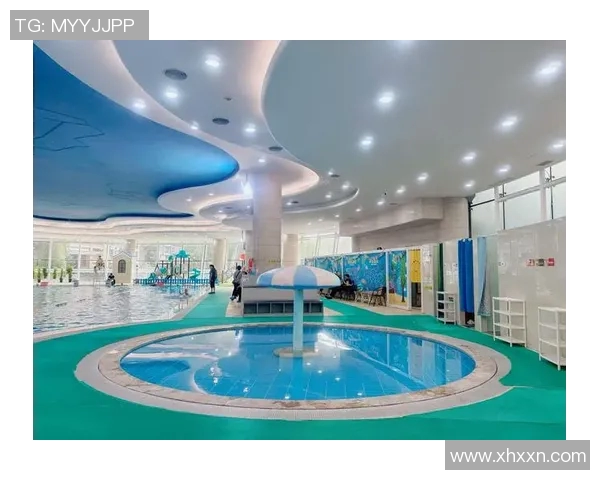 畅享清凉夏日时光，游泳池中的休闲与运动完美结合